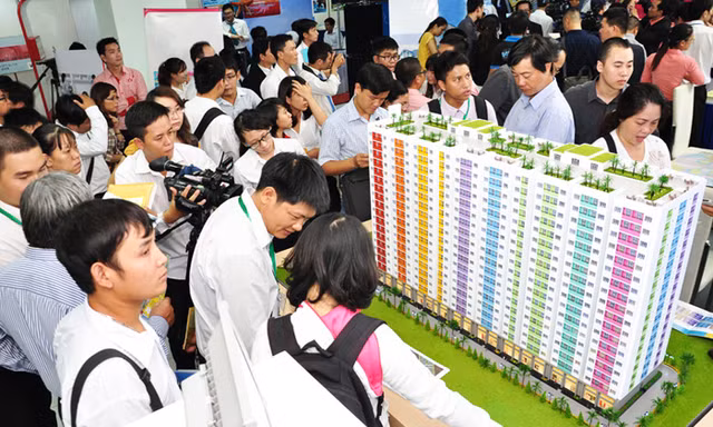 Đông đảo khách hàng tìm hiểu dự án 8X Plus Hưng Thịnh