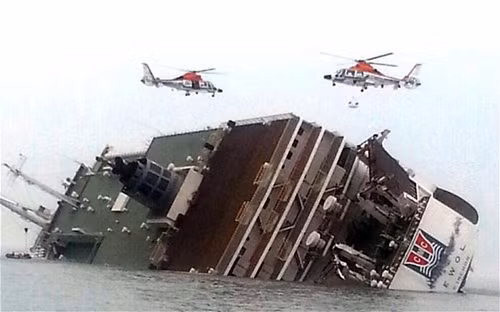 Công bố đoạn đối thoại cấp cứu của phà Sewol