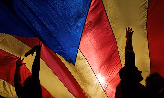 Đòi độc lập không thành, lãnh đạo Catalonia sắp ‘mất tất cả quyền lực’