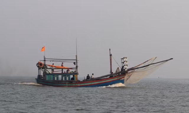 Ngư dân tử vong vì rơi xuống biển khi đi vệ sinh