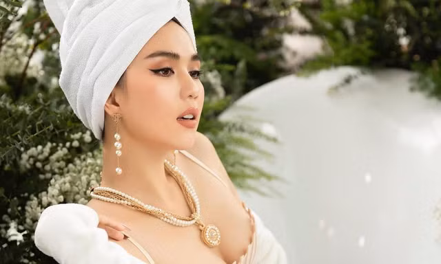 Vì lý do đặc biệt này mà bạn bè chỉ mong Ngọc Trinh càng đến muộn càng tốt