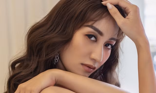 Thiên hạ đang ồn ào chuyện tình yêu, Khánh Thi tung ngay ca khúc về cô gái thất tình