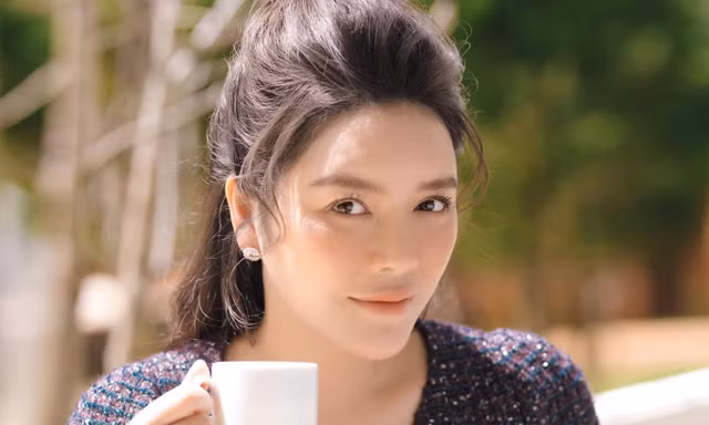 Lý Nhã Kỳ khoe mới xây biệt thự nghỉ dưỡng 50 tỷ đồng, xứng danh giàu có số 1 showbiz