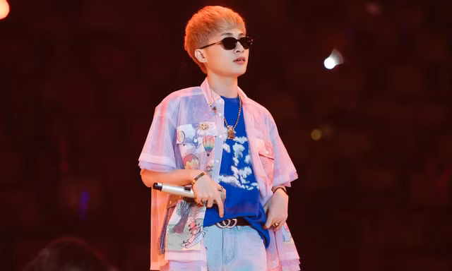 Trong khi dân tình đi theo trào lưu MV như phim ngôn tình thì Jack chọn hơi hướng kỳ ảo?