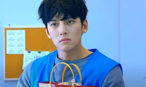 Ji Chang Wook: “Chàng khờ” thích ngôn tình nhưng cứ chọn phim nào là phim đấy “flop“?