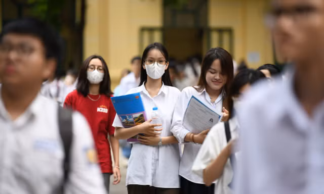 Thí sinh có một tuần để nộp lệ phí xét tuyển nguyện vọng đại học: Các bước thế nào?