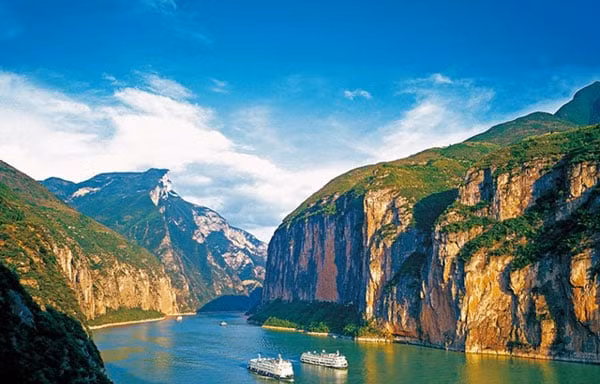 Con sông nào dài nhất Châu Á?