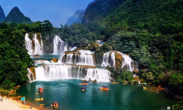 Thác Bản Giốc có mấy tầng?