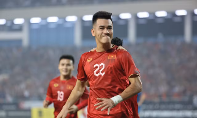 Tiến Linh sánh vai Son Heung-min, Mitoma, Tomiyasu trong danh sách bầu chọn QBV châu Á