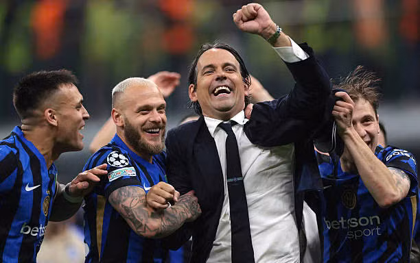 Thắng ngược Barca phút bù giờ, Inter vào chung kết Champions League
