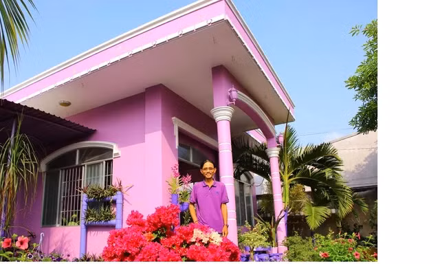 Đầu năm, ghé thăm nhà lão nông có sở thích màu tím 'quái lạ'!