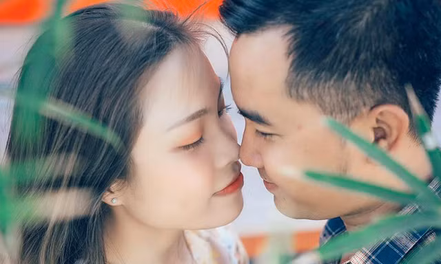Khoa đã chọn ở lại bên Như, cùng cô chống chọi bệnh tật. Ảnh: Nhân vật cung cấp.