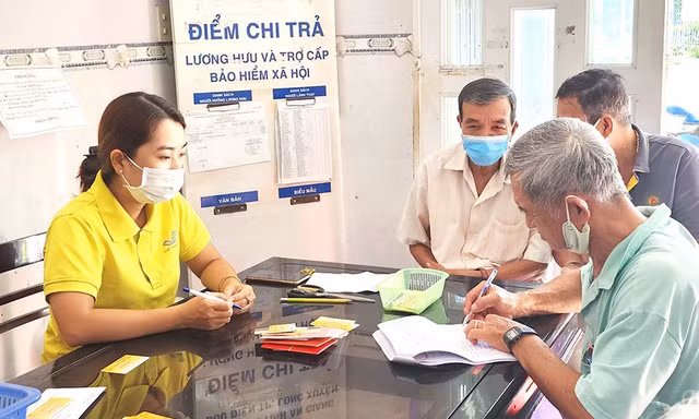 Ngành BHXH tập trung trả lương hưu theo mức mới ngay từ ngày đầu