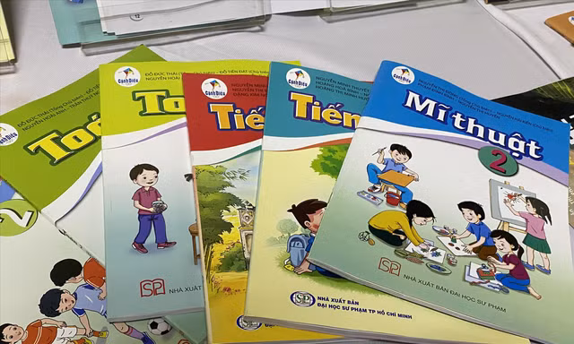 SGK mới năm học 2021-2022 chỉ còn 3 bộ thay vì 5 bộ như năm ngoái 