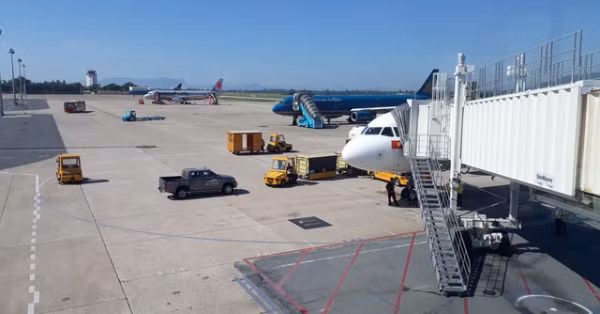 Giá xăng dầu luôn là mối quan tâm của người tiêu dùng ảnh: hồng vĩnh