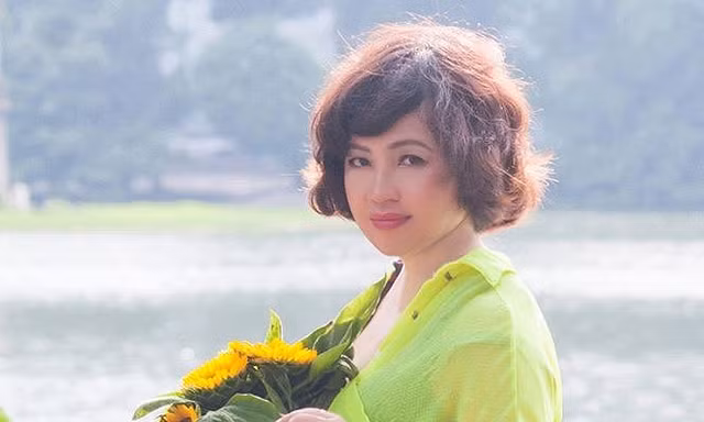 Nhà báo, nhà văn quốc tế