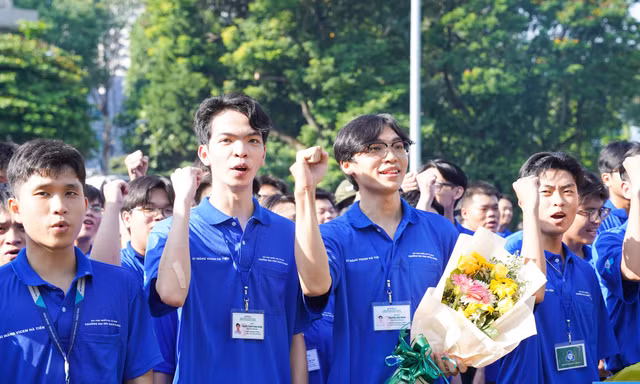 Gần 1.000 sinh viên tình nguyện ‘Mùa Hè Xanh’ trường ĐH Bách khoa (ĐHQG TP. HCM) ra quân 