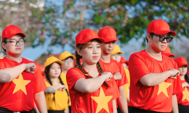 5.000 sinh viên TP. HCM với màn đồng diễn ấn tượng ca khúc ‘Đất nước trọn niềm vui’