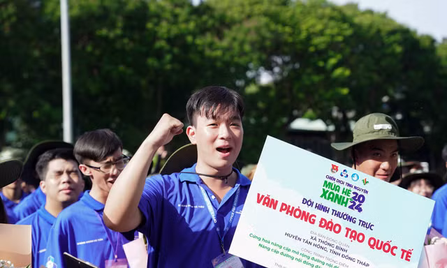 500 sinh viên tình nguyện Bách khoa ra quân chương trình ‘Mùa Hè Xanh’