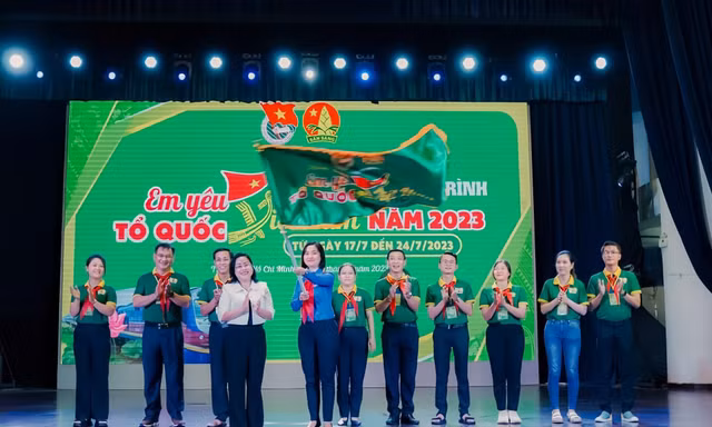 Khởi động hành trình ‘Em yêu tổ quốc Việt Nam’ năm 2023