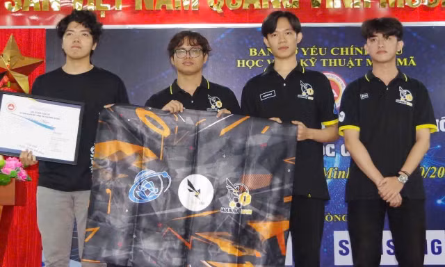 Bốn chàng trai chinh phục cuộc thi 'An toàn và bảo mật thông tin CIS 2024'