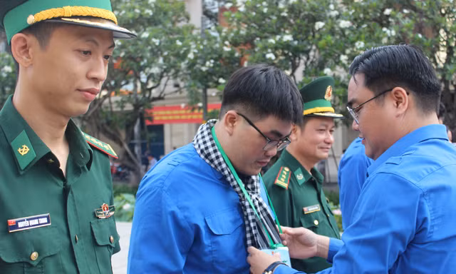 Hàng trăm trại sinh dự Hội trại truyền thống Tuổi trẻ giữ biển