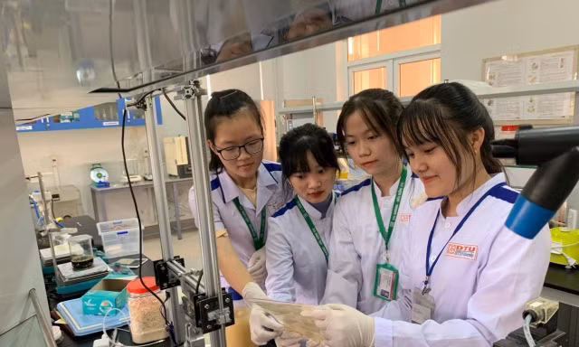 Đi tìm giải pháp thay thế khẩu trang y tế