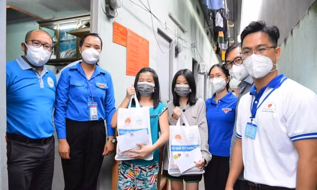 Mang niềm vui Trung Thu đến trẻ em có hoàn cảnh khó khăn 