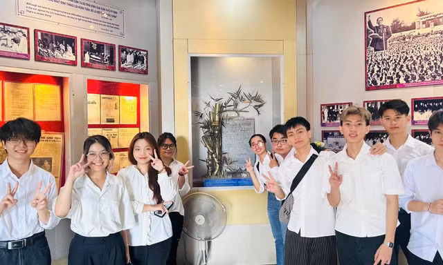 TP. HCM: Sôi nổi các hoạt động về nguồn dành cho sinh viên