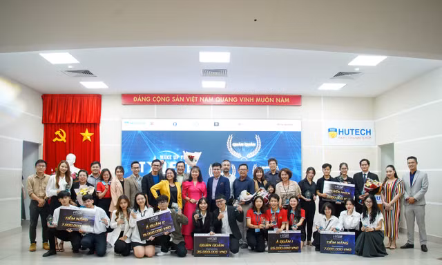Tìm ra Quán quân cuộc thi 'Khởi nghiệp kinh doanh - Wake up your Talent'