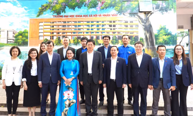 Đoàn đại biểu cấp cao Đoàn TNCS Trung Quốc thăm và làm việc tại trường ĐH KHXH&NV (ĐHQG TP. HCM)
