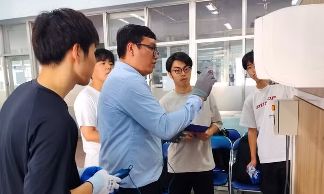 Tại sao học sinh TP. HCM chưa mặn mà với các cao đẳng, trung cấp, cơ sở giáo dục nghề nghiệp?