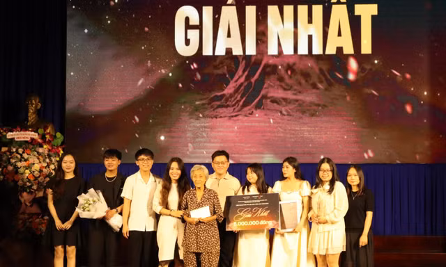Liên hoan phim tài liệu: ‘Thắp lửa nghề’ cho sinh viên Báo chí