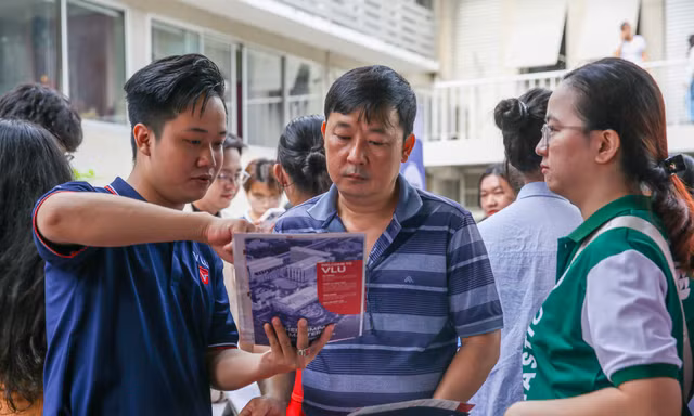 Trường tặng nhiều học bổng nhằm thu hút thí sinh trong mùa tuyển sinh 2024