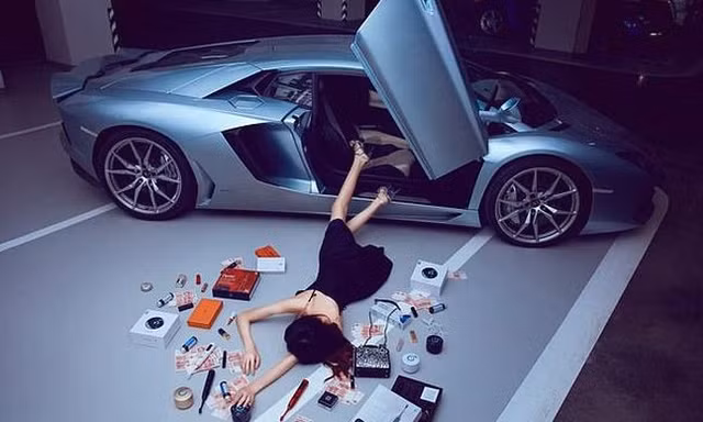 Ham cuộc sống giàu sang, nhiều cô gái bị lừa bán sang Trung Quốc 