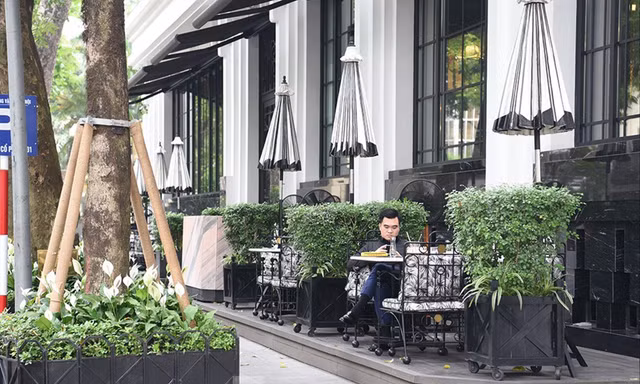 Hè phố được cho thuê kinh doanh tại phố Lê Phụng Hiểu, quận Hoàn Kiếm