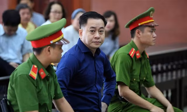 Phan Văn Anh Vũ (tức Vũ “nhôm”) tại một phiên tòa