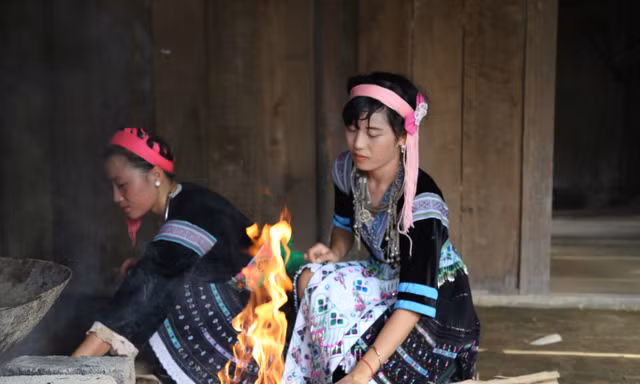 Bếp lửa Tết người Mông