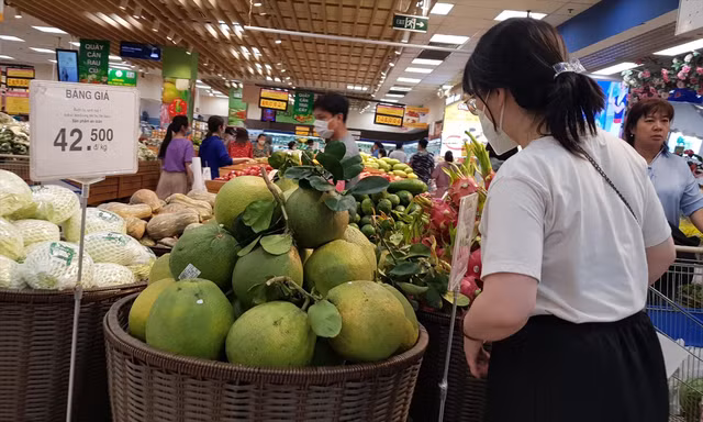 TPHCM sẽ tổ chức các đợt khuyến mãi để kích cầu tiêu dùng thúc đẩy phát triển kinh tế. Ảnh: Vân Sơn