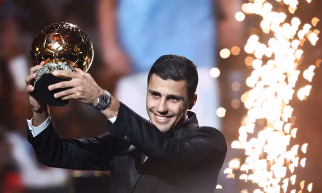 Rodri trong khoảnh khắc đoạt Quả bóng Vàng 2024. Ảnh: Getty Images