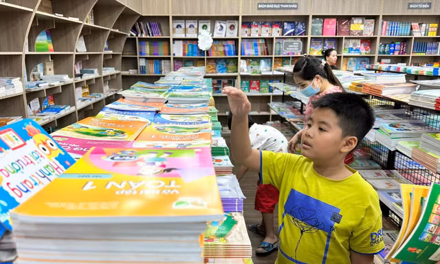 Việc lựa chọn SGK trong 3 năm qua vấp nhiều ý kiến trái chiều. Ảnh: Như Ý
