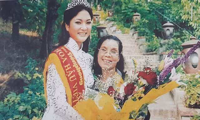 Bà Nguyễn Thị Bích Hậu- Má Hậu và Hoa hậu Việt Nam 2004, Nguyễn Thị Huyền