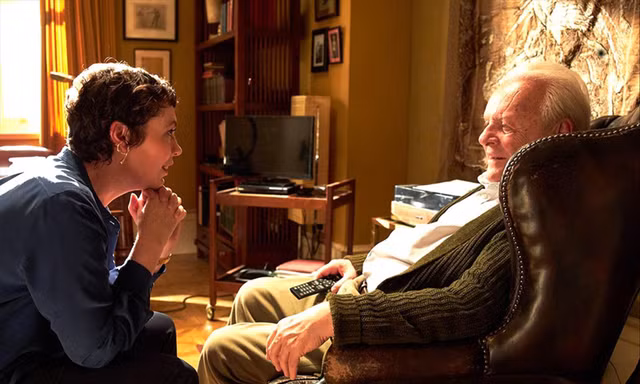 Anthony Hopkins và Olivia Colman vào vai cha và con gái trong The Father. Ảnh: Imdb