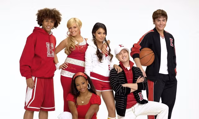 “High School Musical” chuyện giờ mới kể: Zac Efron mặc một chiếc áo tận ba phần phim
