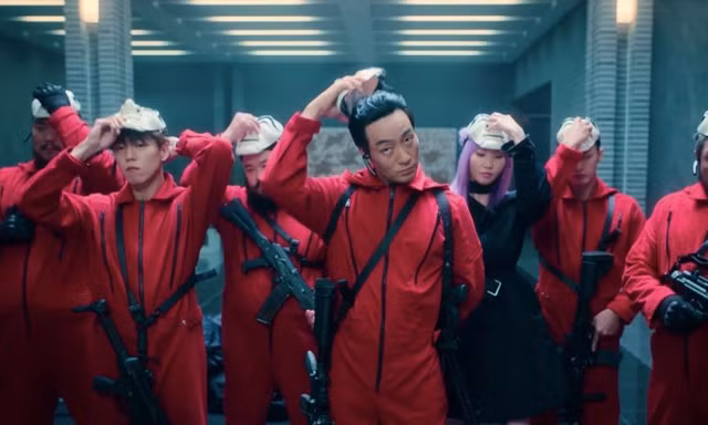 “Money Heist” (Phi Vụ Triệu Đô) bản Hàn: Trang phục đỏ như bản gốc nhưng mặt nạ mới toanh
