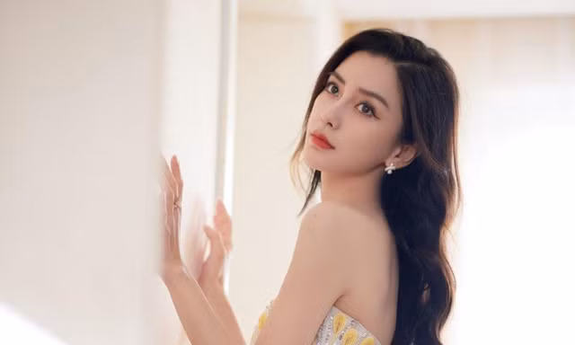 Bị cắt giảm thời lượng lên hình gameshow, phải đóng phim với đàn em: Angelababy hết thời?