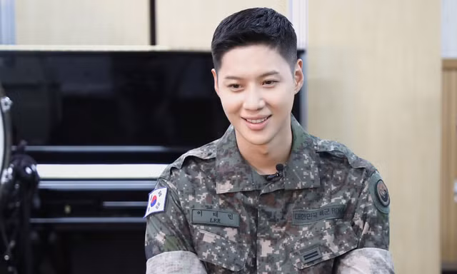 “Em út” SHINee dời lịch xuất ngũ: Fan quyết tâm chờ Taemin thêm 100 ngày nữa!