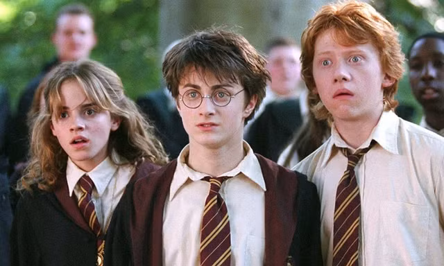 Tác giả J.K. Rowling "mập mờ" chỉ trích bộ ba diễn viên phim “Harry Potter”