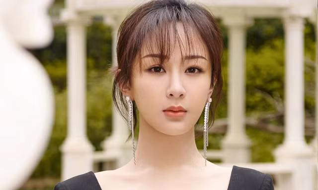 Công ty quản lý tệ thế nào mà hết Dương Dương tới Dương Tử đều được ủng hộ “dứt áo ra đi”?