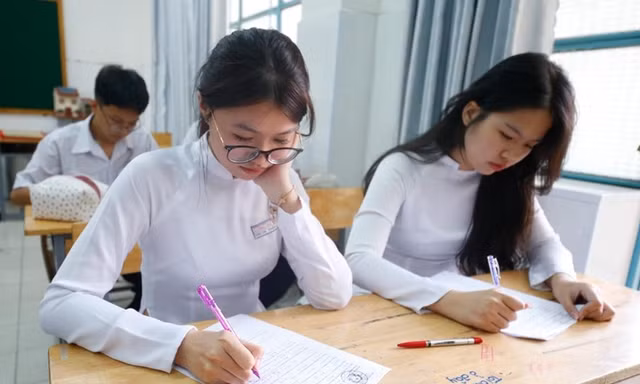 Đề minh họa môn Tiếng Anh thi tốt nghiệp THPT 2024: Những điều cần lưu ý sau khi giải đề